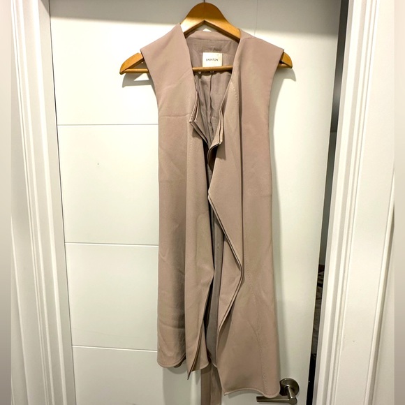 Babaton best with belt. - Picture 1 of 3